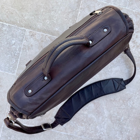 Canyon Outback Leather Goods Dark Brown Expandable Messenger Bag “ACN” debossed - Picture 11 of 14